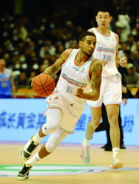 兰兹博格砍下全场最高分难救主 记者 王晓峰 摄